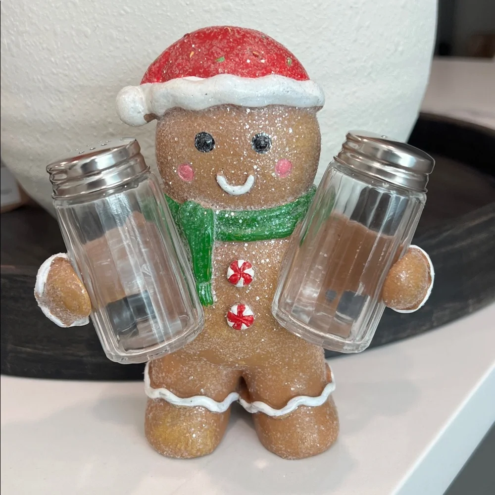 🫚So. Cute.🫚🫚Salt & Pepper Set..